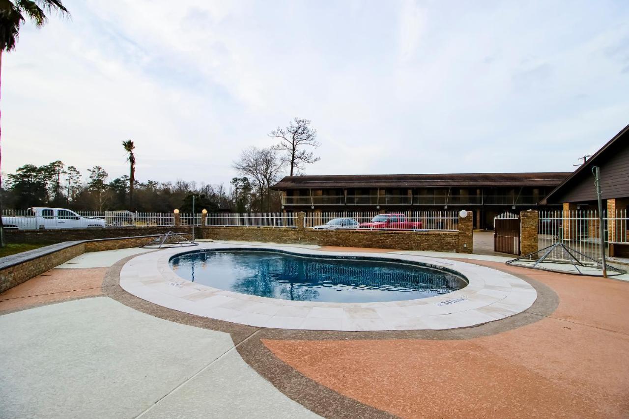 Oyo Pinewood Inn & Suites Silsbee Zewnętrze zdjęcie