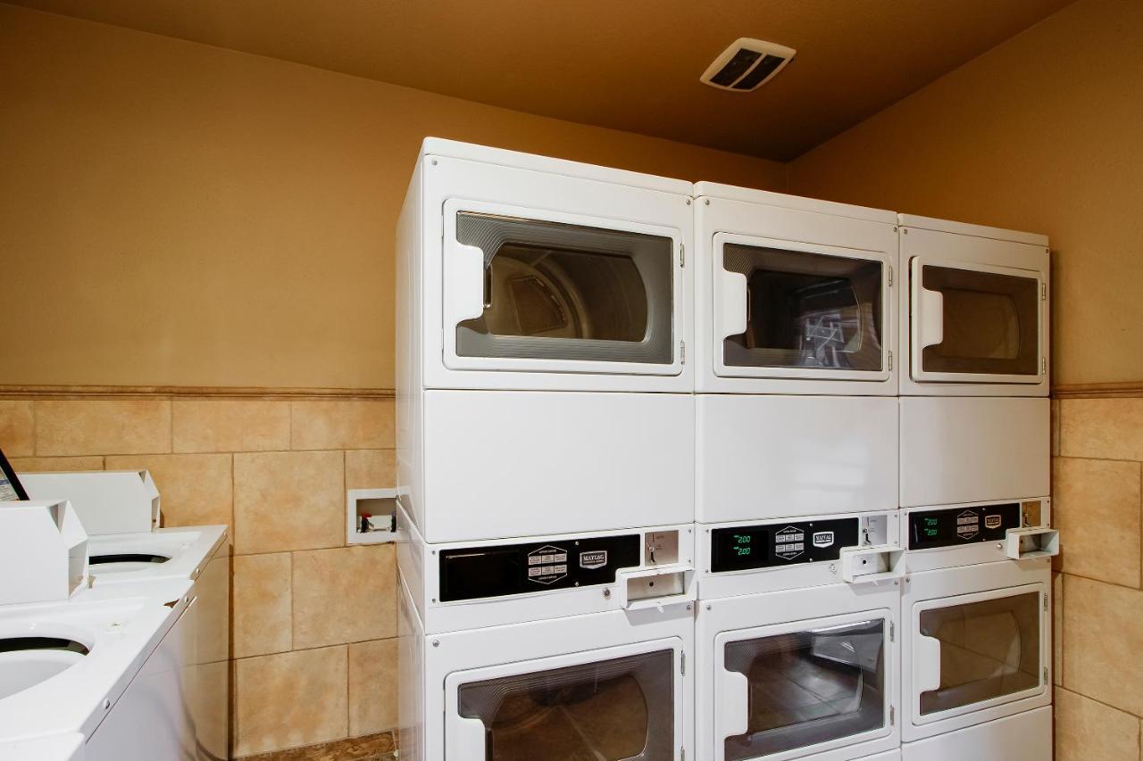 Oyo Pinewood Inn & Suites Silsbee Zewnętrze zdjęcie