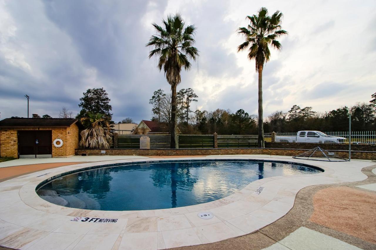 Oyo Pinewood Inn & Suites Silsbee Zewnętrze zdjęcie