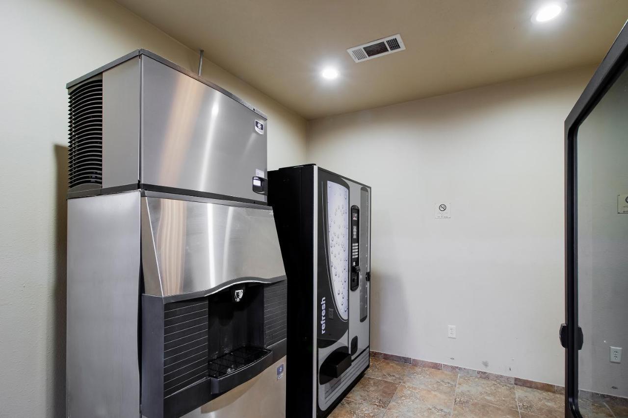 Oyo Pinewood Inn & Suites Silsbee Zewnętrze zdjęcie
