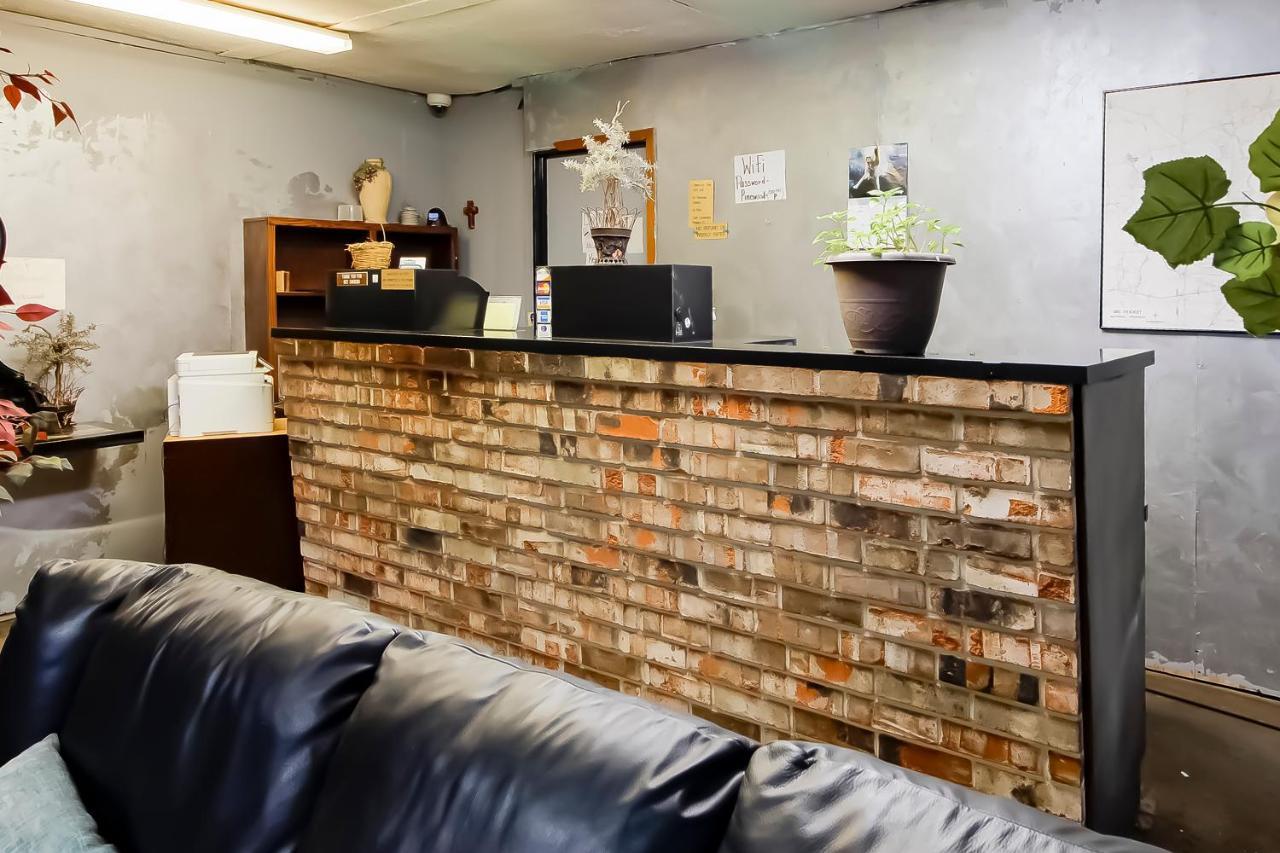 Oyo Pinewood Inn & Suites Silsbee Zewnętrze zdjęcie