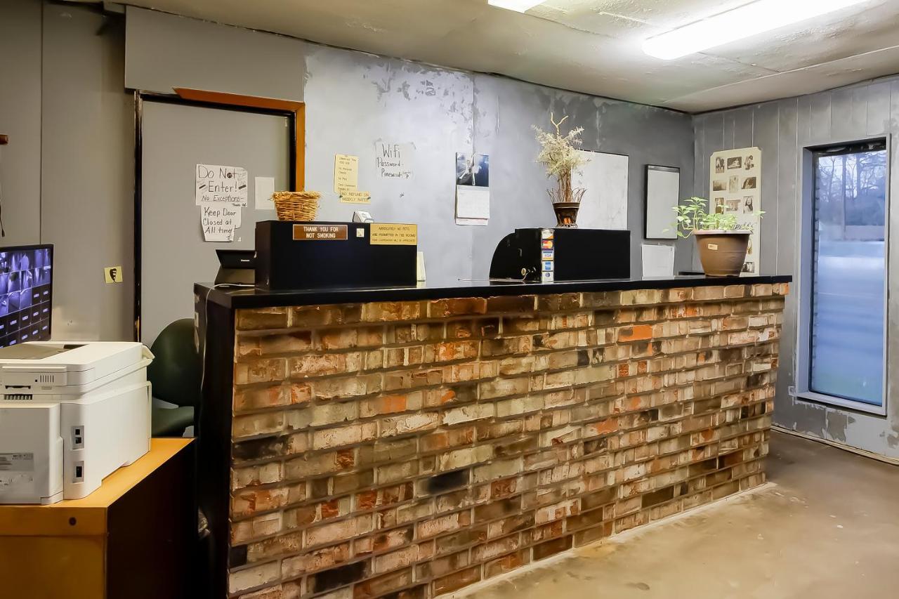 Oyo Pinewood Inn & Suites Silsbee Zewnętrze zdjęcie