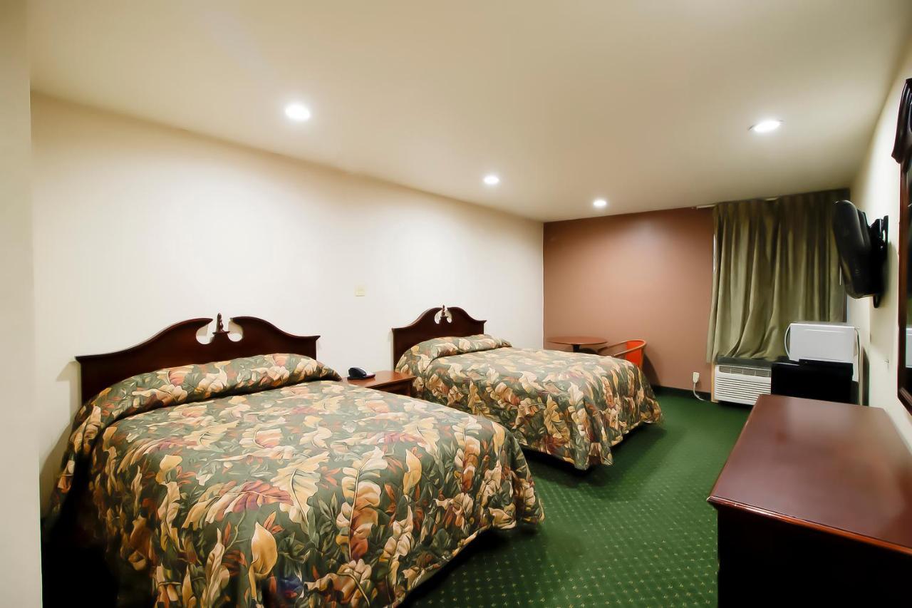 Oyo Pinewood Inn & Suites Silsbee Zewnętrze zdjęcie