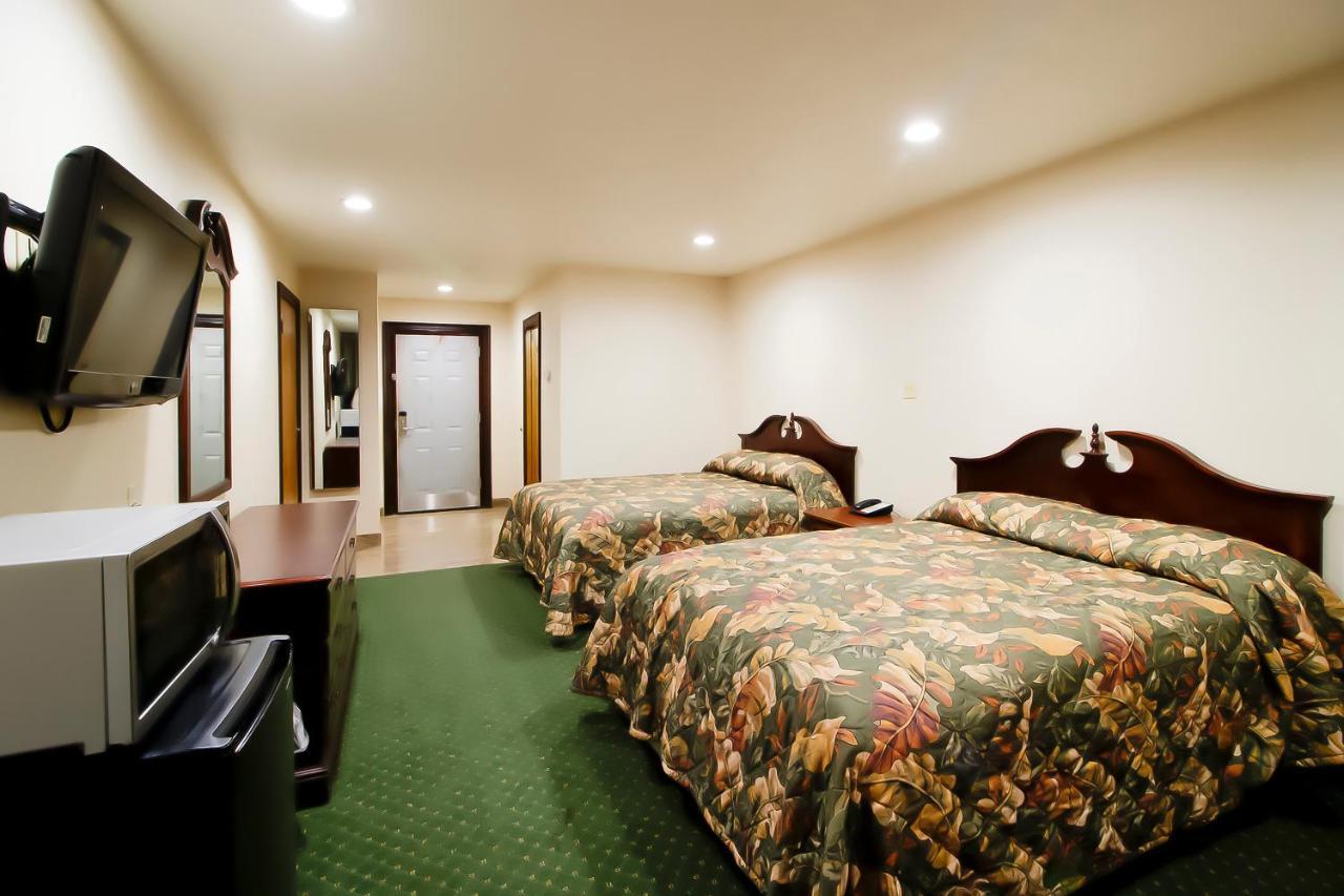 Oyo Pinewood Inn & Suites Silsbee Zewnętrze zdjęcie